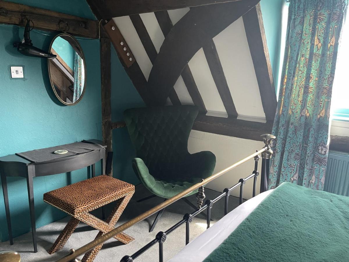 The Kingsbury 7Even 8Ight Bed & Breakfast มาร์ลบะระ ภายนอก รูปภาพ