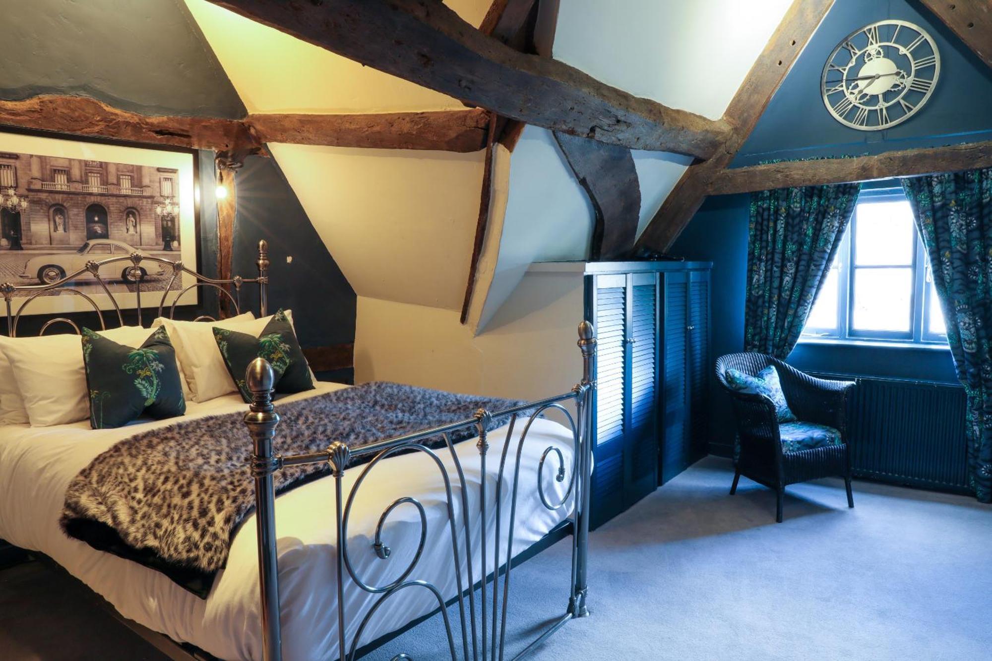 The Kingsbury 7Even 8Ight Bed & Breakfast มาร์ลบะระ ห้อง รูปภาพ