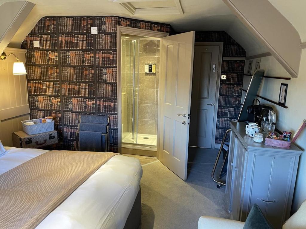 The Kingsbury 7Even 8Ight Bed & Breakfast มาร์ลบะระ ภายนอก รูปภาพ