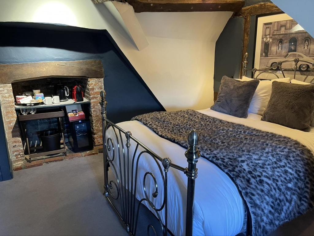 The Kingsbury 7Even 8Ight Bed & Breakfast มาร์ลบะระ ภายนอก รูปภาพ