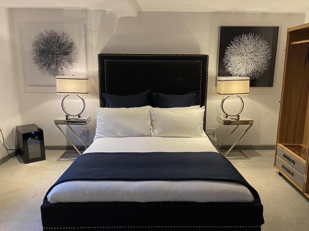 The Kingsbury 7Even 8Ight Bed & Breakfast มาร์ลบะระ ภายนอก รูปภาพ