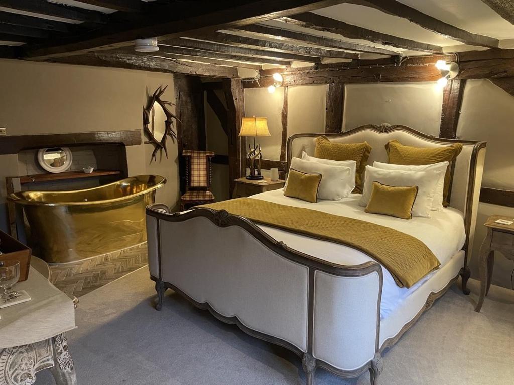 The Kingsbury 7Even 8Ight Bed & Breakfast มาร์ลบะระ ภายนอก รูปภาพ
