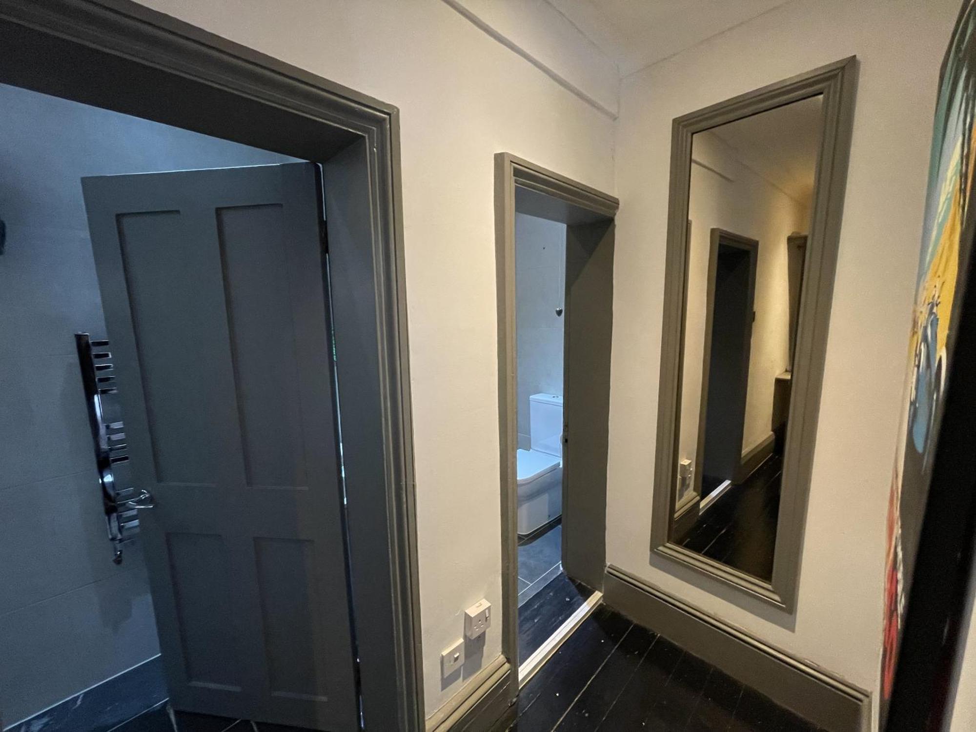The Kingsbury 7Even 8Ight Bed & Breakfast มาร์ลบะระ ห้อง รูปภาพ