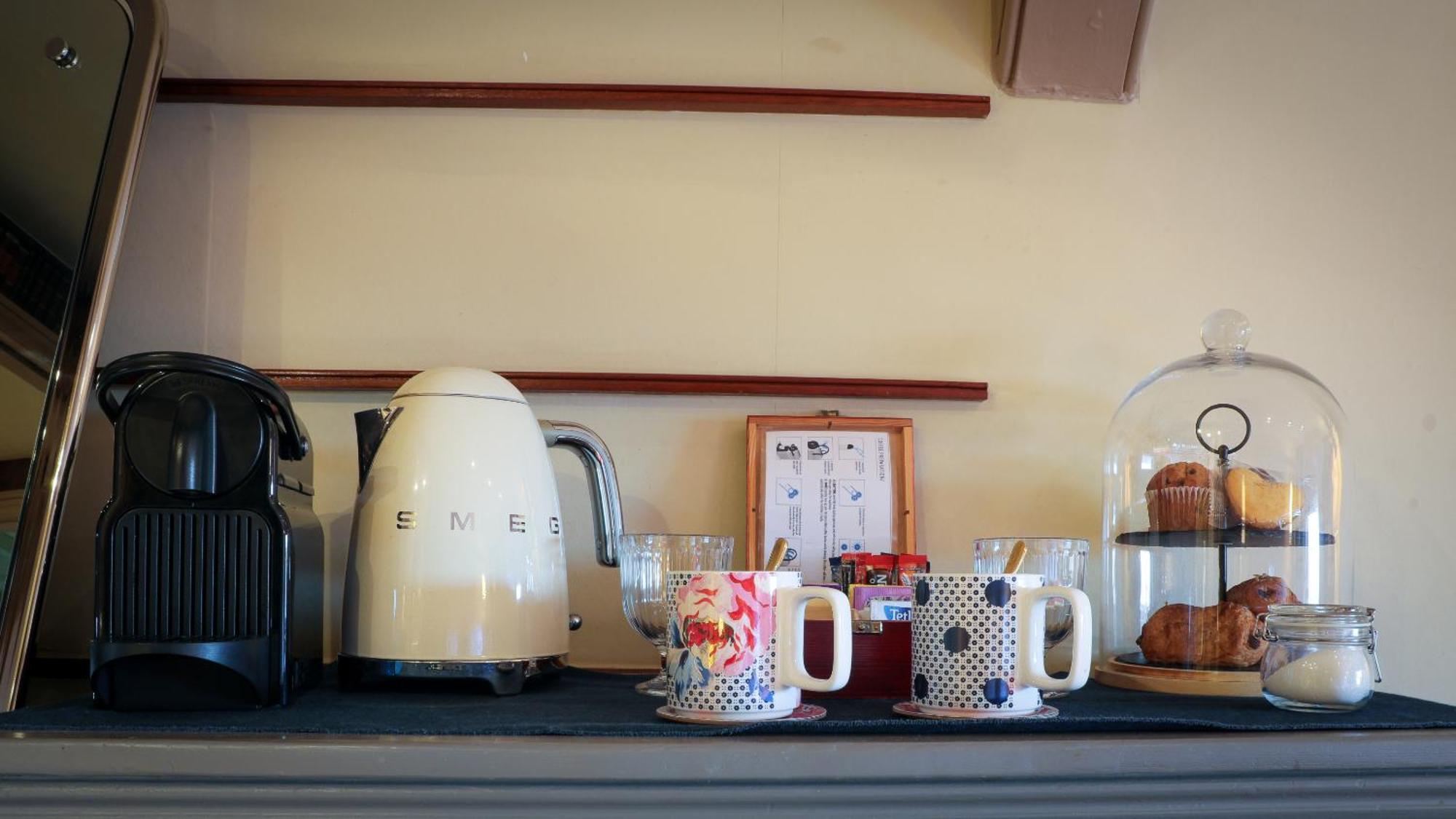 The Kingsbury 7Even 8Ight Bed & Breakfast มาร์ลบะระ ห้อง รูปภาพ