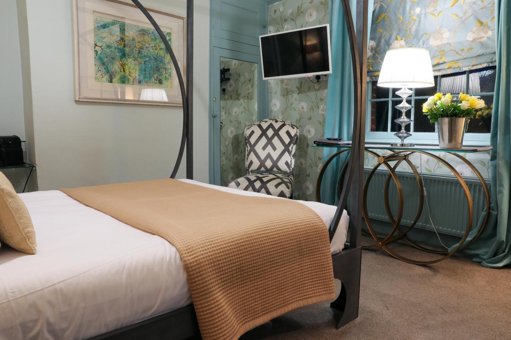 The Kingsbury 7Even 8Ight Bed & Breakfast มาร์ลบะระ ห้อง รูปภาพ