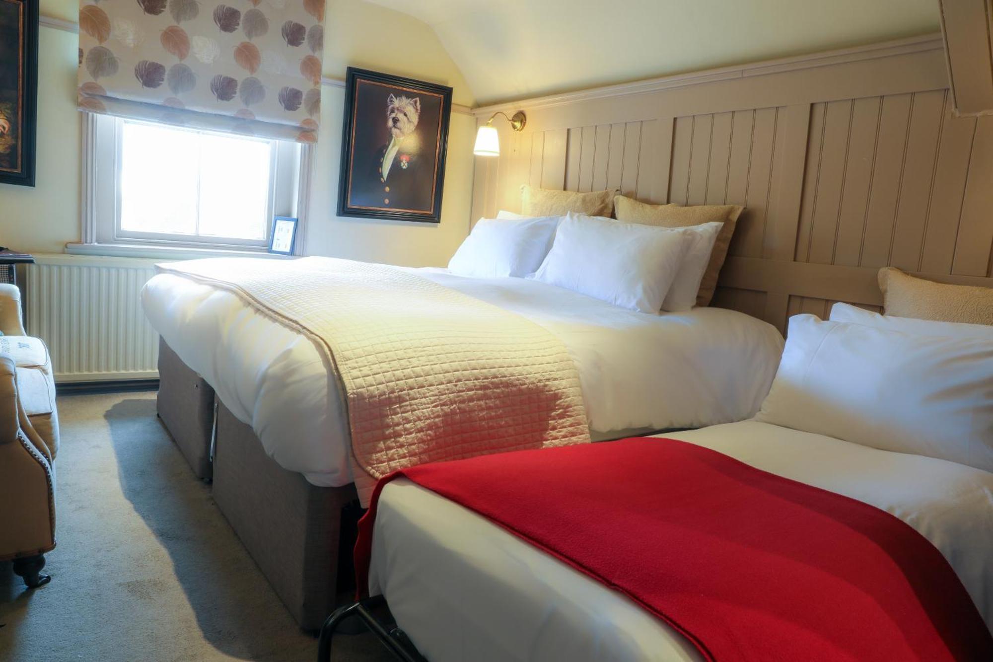 The Kingsbury 7Even 8Ight Bed & Breakfast มาร์ลบะระ ห้อง รูปภาพ